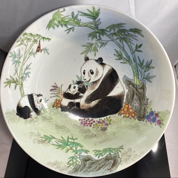 Bowl with panda design in delicate china for serving or display - Picture 1 of 9